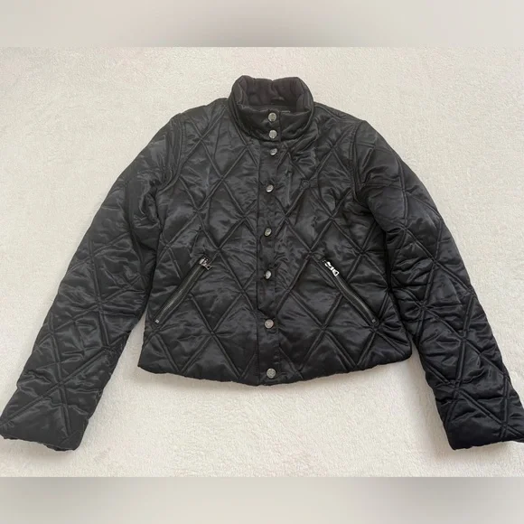 Guess Quilted Cropped Jacket Size M Black Snap Front Puffer Coat Moto ZipPockets - Picture 2 of 16